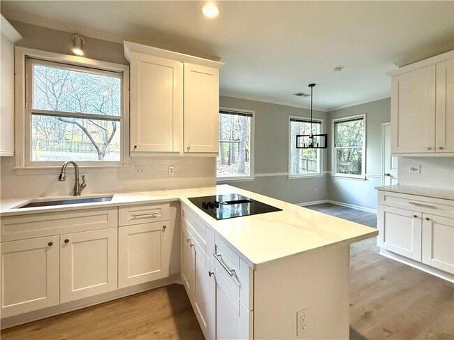 11175 Linbrook Ln