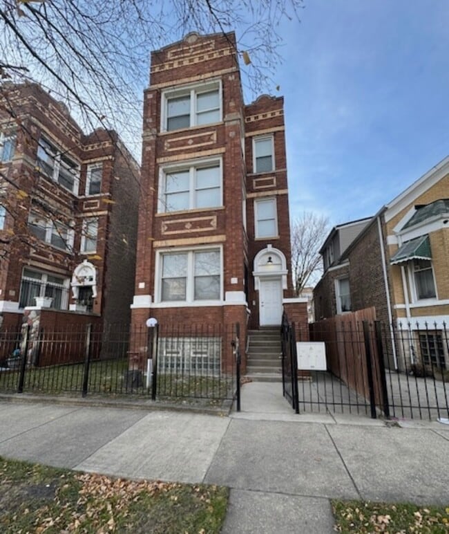1856 S Avers Ave Unit 3