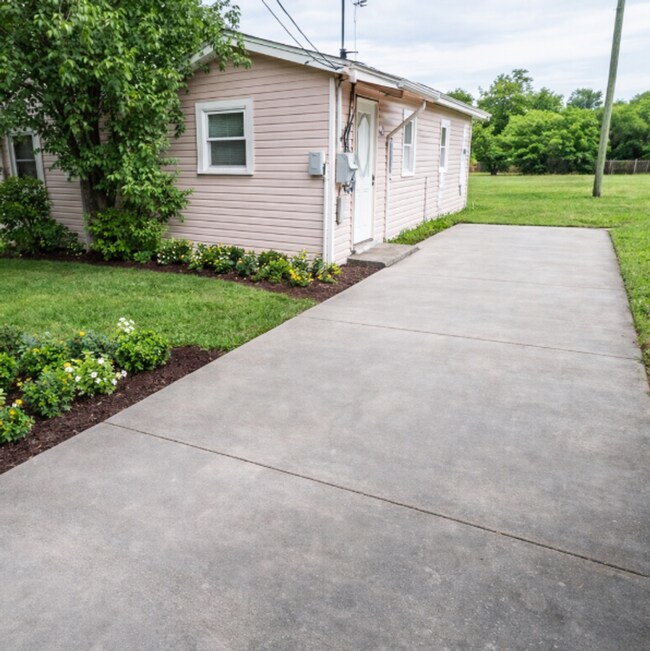 Photo - Spacious Cozy Home in Eastlawn