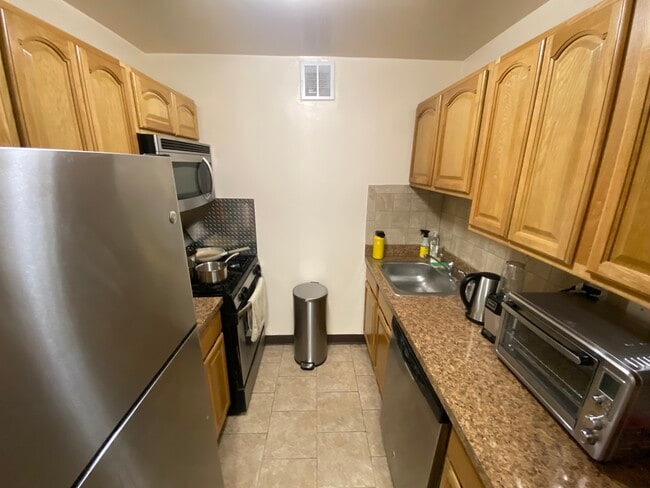 Building Photo - 303 Jefferson St Unit 521