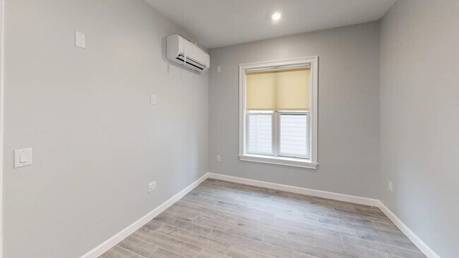 Photo - 680 Grand St Unit 313