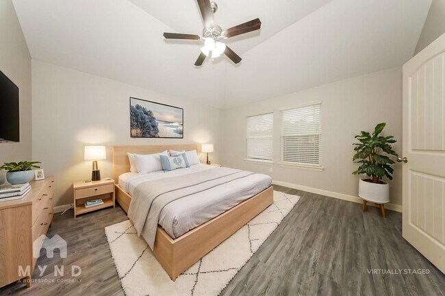 Photo - 1013 Merlin Dr