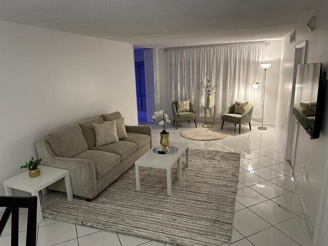 Photo - 1881 Washington Ave