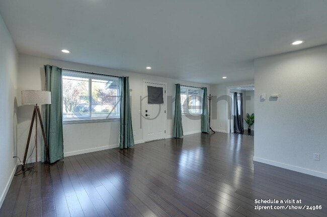 Photo - 732 Natalie Pl