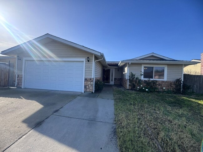 Photo - 3 Bedroom Home with RV Parking!