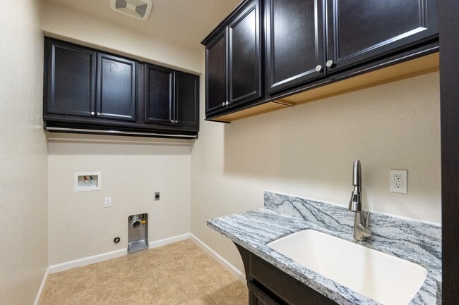 Photo - 3083 N Stanley Ave