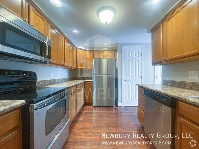 Building Photo - 530 N Main St Rental