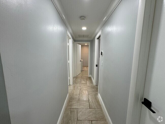 Building Photo - 4242 SW 49th Ct Rental