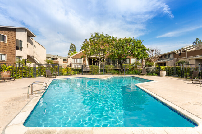 Building Photo - Pinecreek Apartments