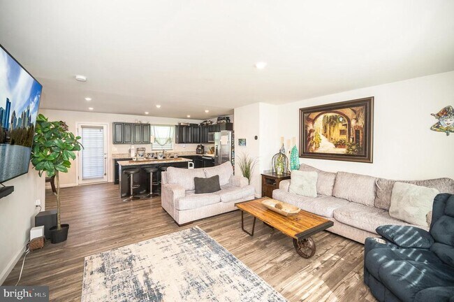 Photo - 12062 Rundle Crossing