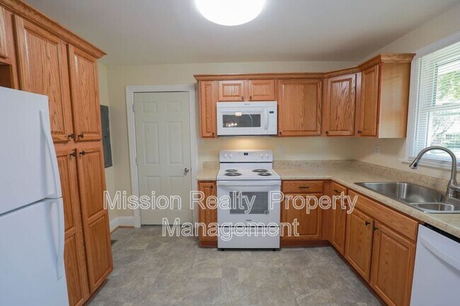 Photo - 7509 Montrose Ave