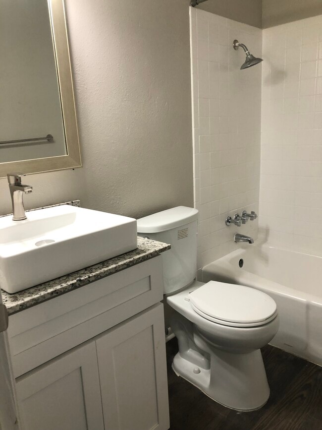 Photo - Casa del Rey Apartments