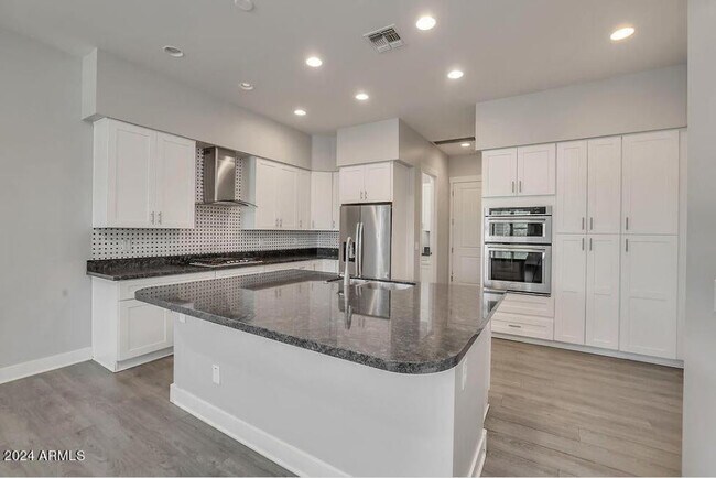 Photo - 1139 N Harold St