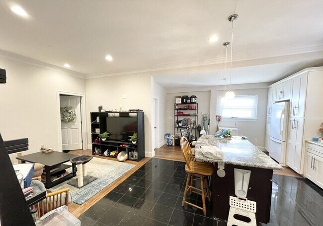 Photo - 32 Sumner St Unit 1