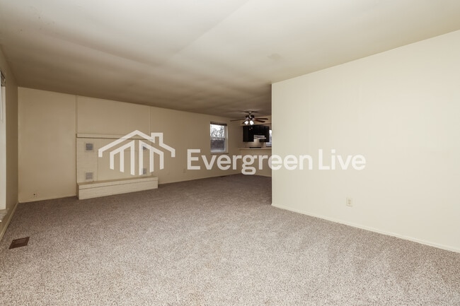 Photo - 8811 Foxgate Ct