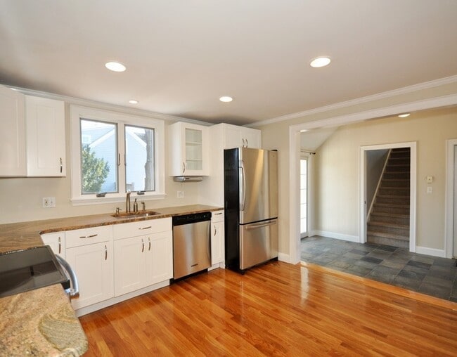 Photo - 66 Southfield Cir