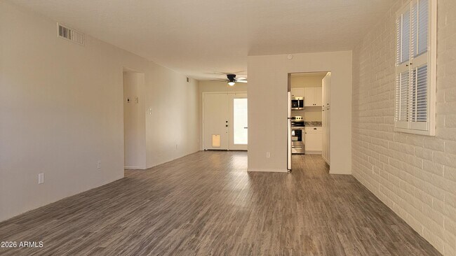 3737 E Turney Ave Unidad 121