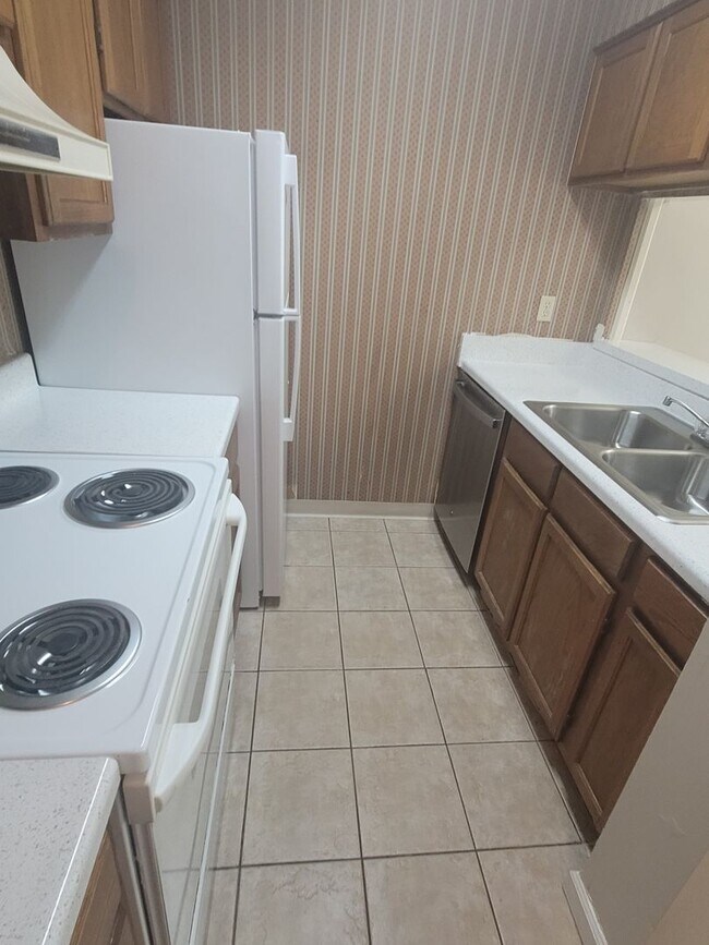 Photo - Five Points - Plaza Center