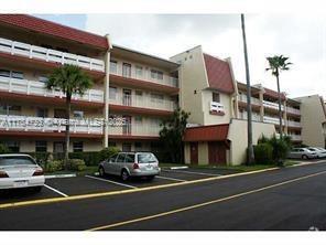 Building Photo - 1025 Country Club Dr Unit 305 Rental
