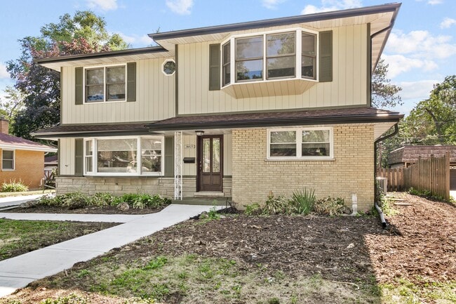 Photo - 3N425 N Howard Ave