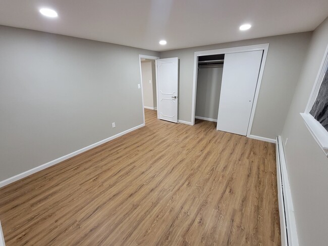 Main bedroom - 30 Everit Ave House