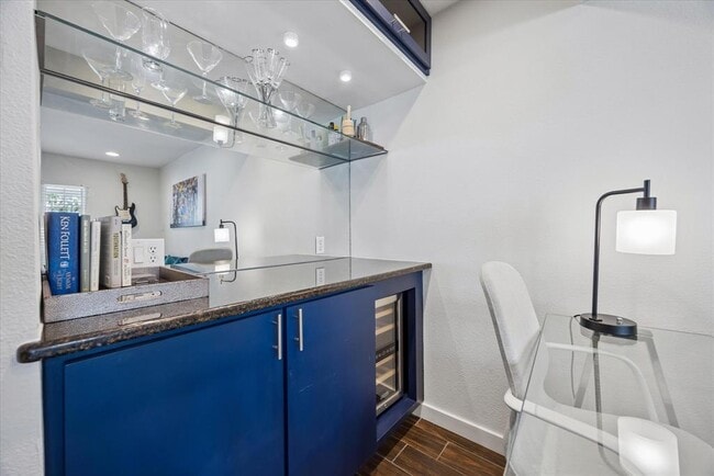 Photo - 1510 W 6th St Unit 206