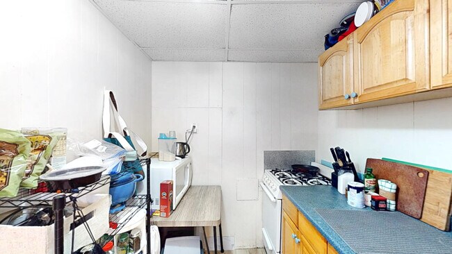 Photo - 15 Glenville Ave Unidad B3