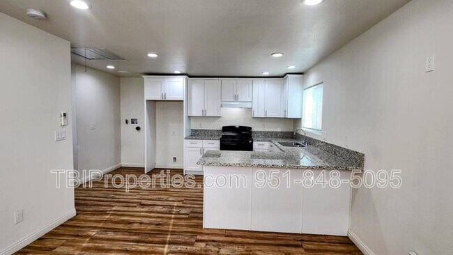 Photo - 156 E Marshall Blvd