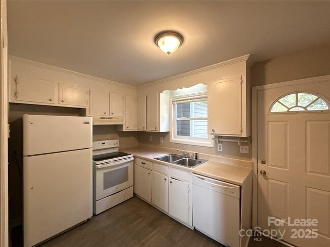 Photo - 1613 N Sharon Amity Rd Unit G