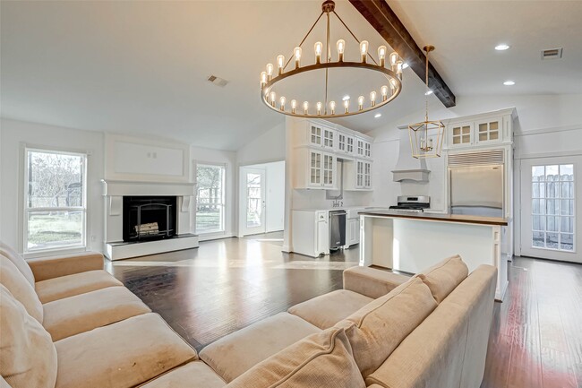 Photo - 520 E Castle Harbour Dr