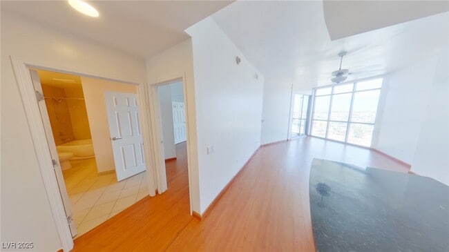 Building Photo - 200 W Sahara Ave Unit 1110