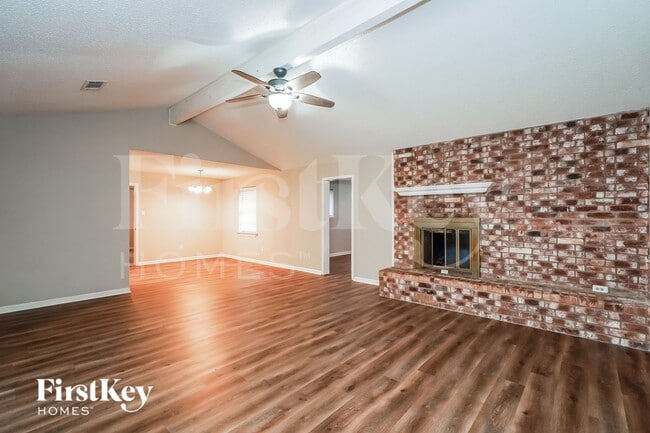 Photo - 2100 Cedar Ct