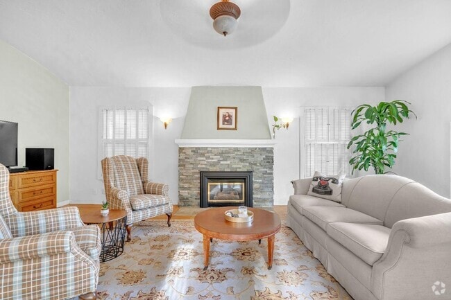 Building Photo - 646 E Michigan Ave Rental