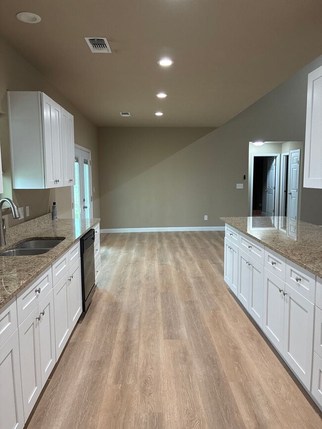 Photo - 5BR/3BA w/ Front Yard + Assigned Parking in Kingsbury, TX
