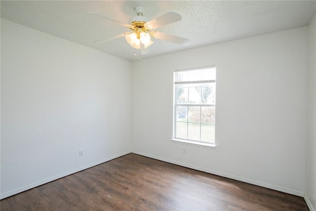 Photo - 2509 Parkcrest Dr