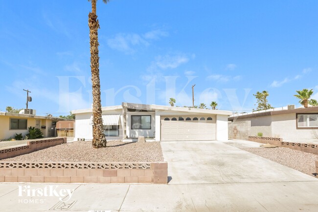 Photo - 333 S Mallard St