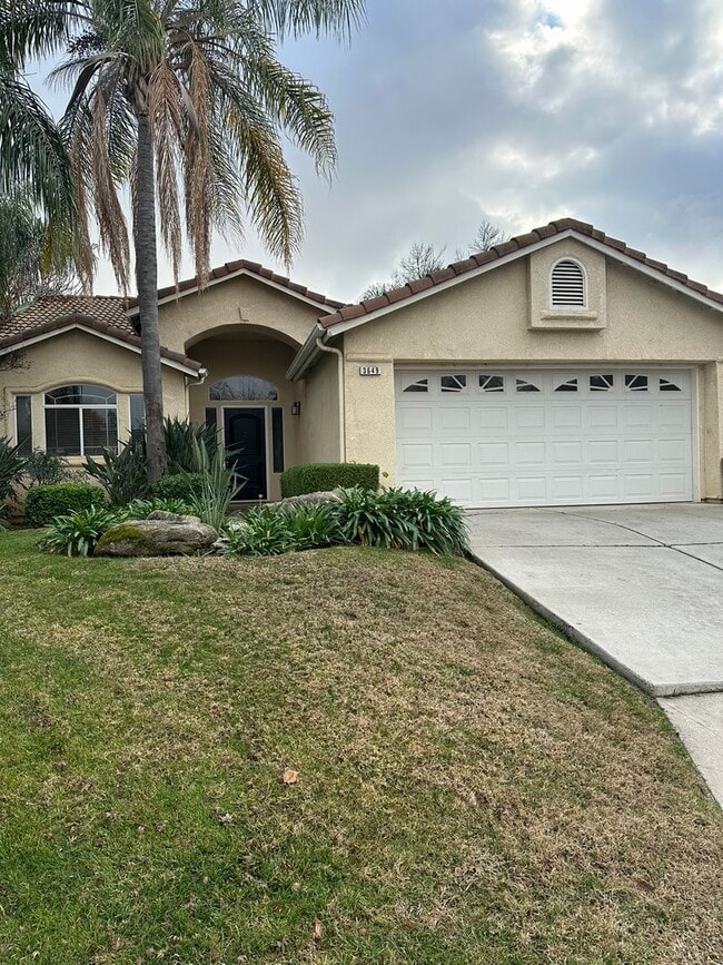 Photo - 3/2 Granville in NW Fresno. 3 car garage a...