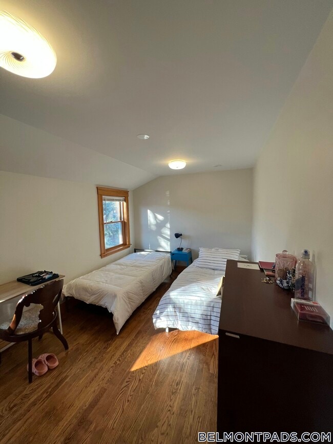 Photo - 16 Trowbridge St