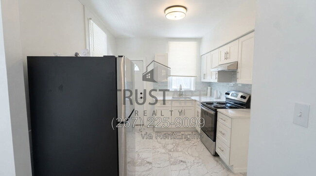 196 W Duncannon Ave
