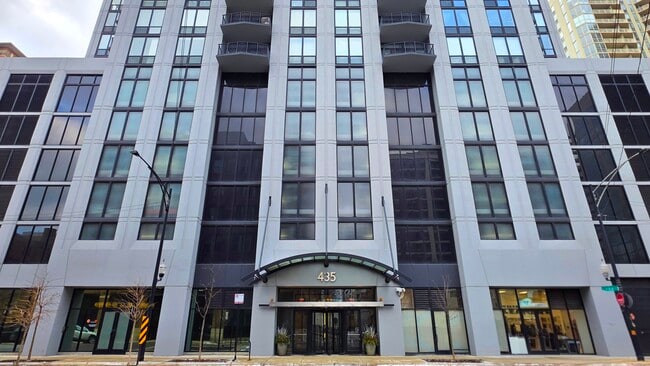 Building Photo - 435 W Erie St Unit 1002