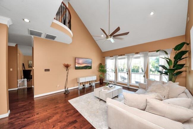 Photo - 17314 Pinecreek Hollow Ln