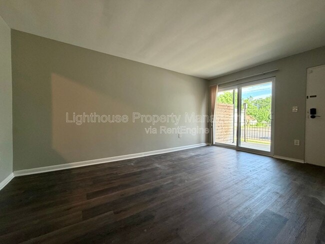 Photo - 510 Woodridge St NE Unit 21