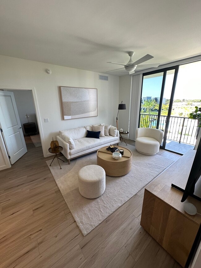 Building Photo - 7107 W 4th Way Unit B2