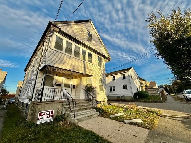 Building Photo - 186 Arlington St Unit 2