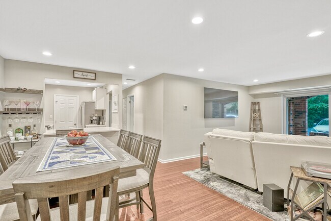 Photo - 5900 Cove Landing Rd Unit 204