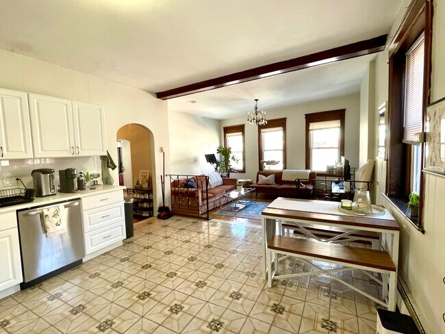Photo - 443 Hanover St Unit 2