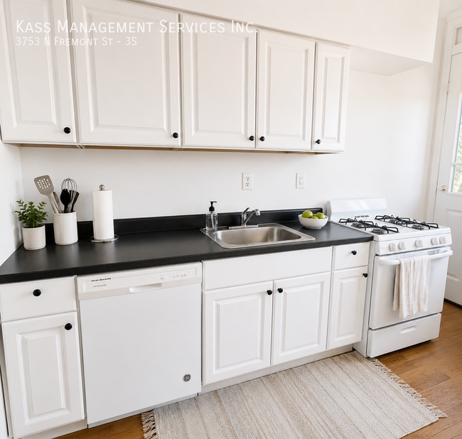Photo - 3753 N Fremont St Unit 3S
