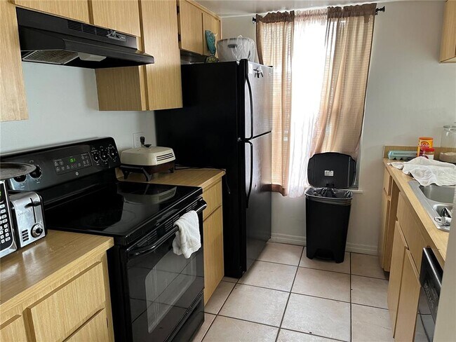 Photo - 4023 Henley Rd Unit 1702