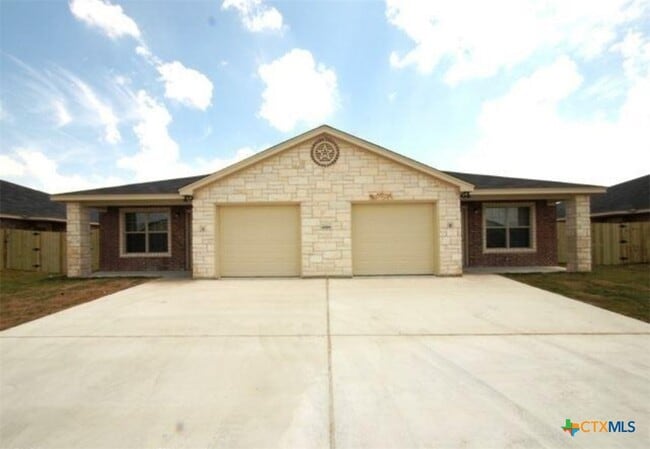 Building Photo - 4509 Cambridge Dr Rental