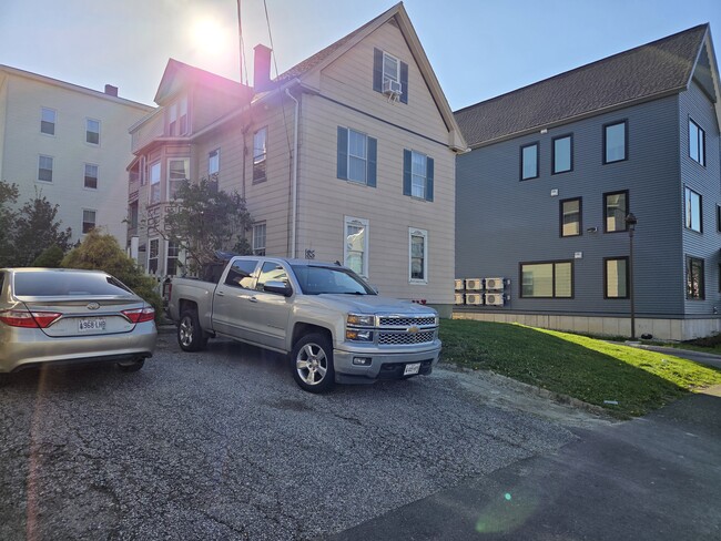 Building Photo - 85 Pierce St Unit 2